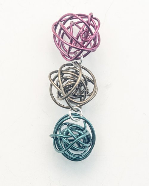 Nancy Chase's Yarn Wire Drop Earrings - , Contemporary Wire Jewelry, Wire Wrapping, Wrapping, Wire Wrapping Jewelry, Use the chain nose pliers